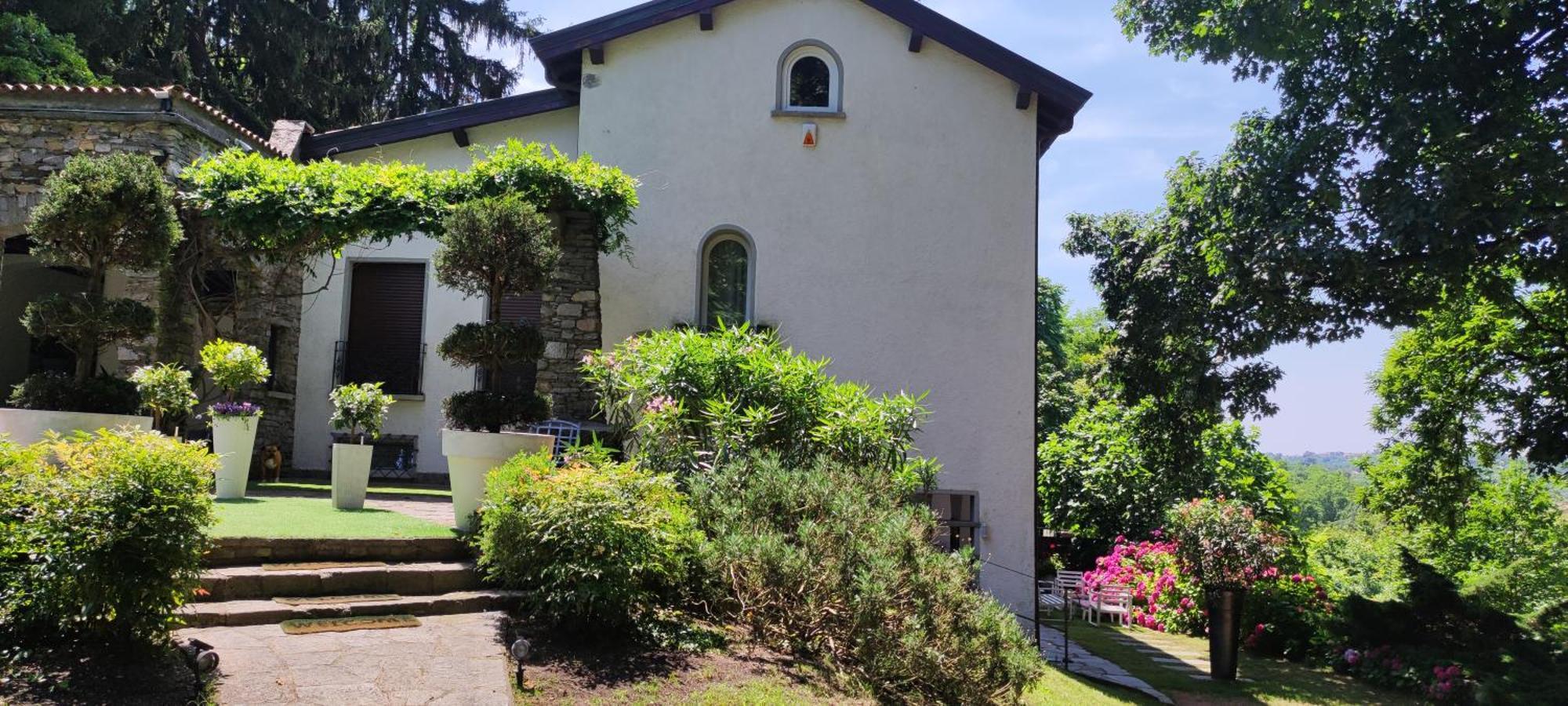 "La Selvetta" Bed And Breakfast Buguggiate Exteriér fotografie